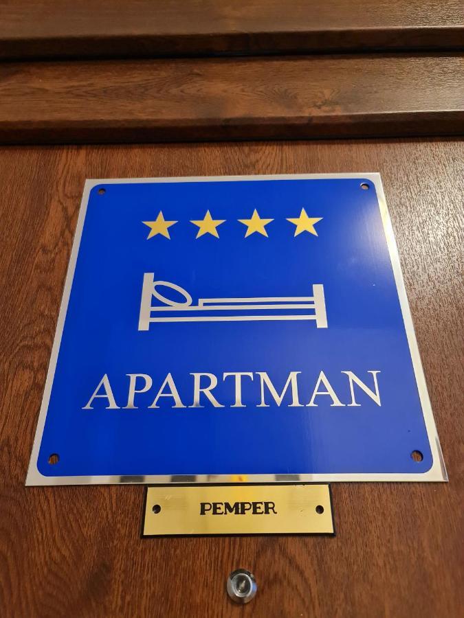 Apartment Pemper - Self Check In And Check Out Otočac Eksteriør bilde