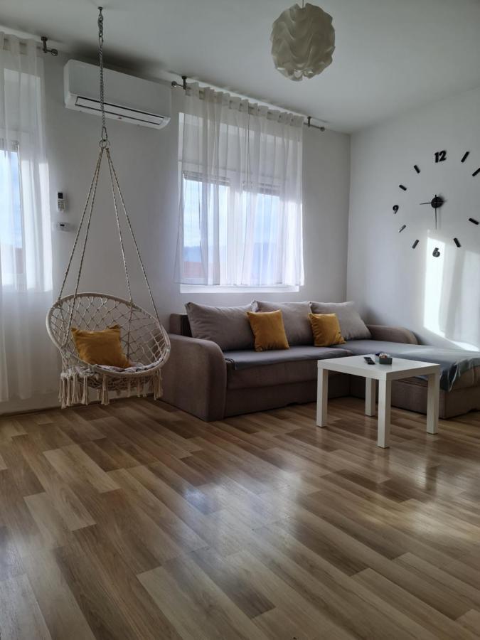 Apartment Pemper - Self Check In And Check Out Otočac Eksteriør bilde
